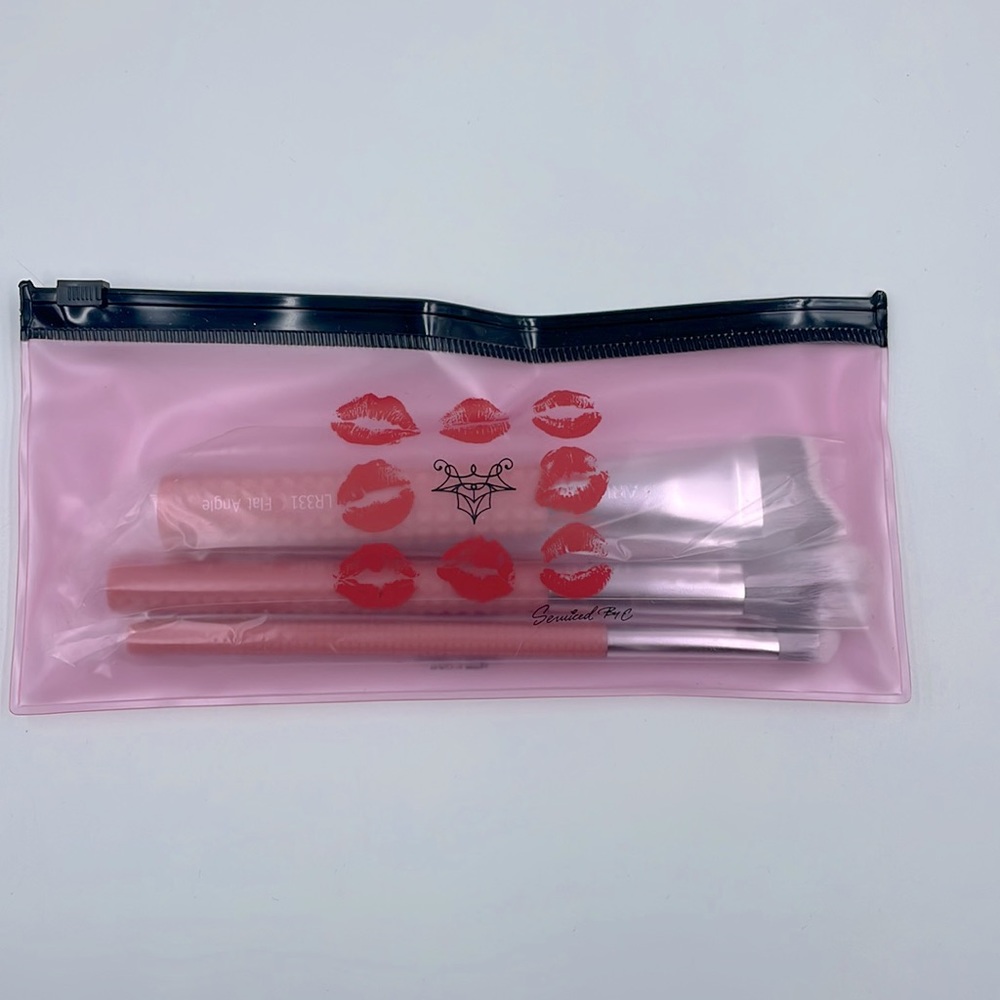 Laruce Beauty 3-Piece Contour Brush Set with Pouch (NWT)